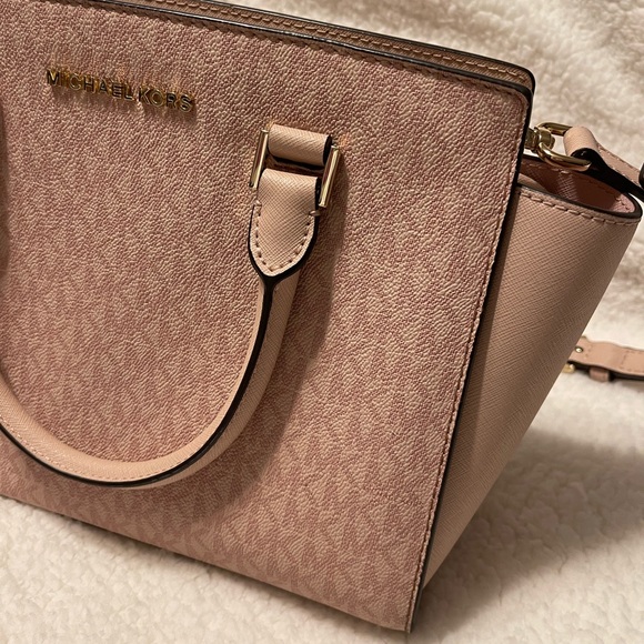 MICHAEL KORS PURSE - Picture 3 of 16